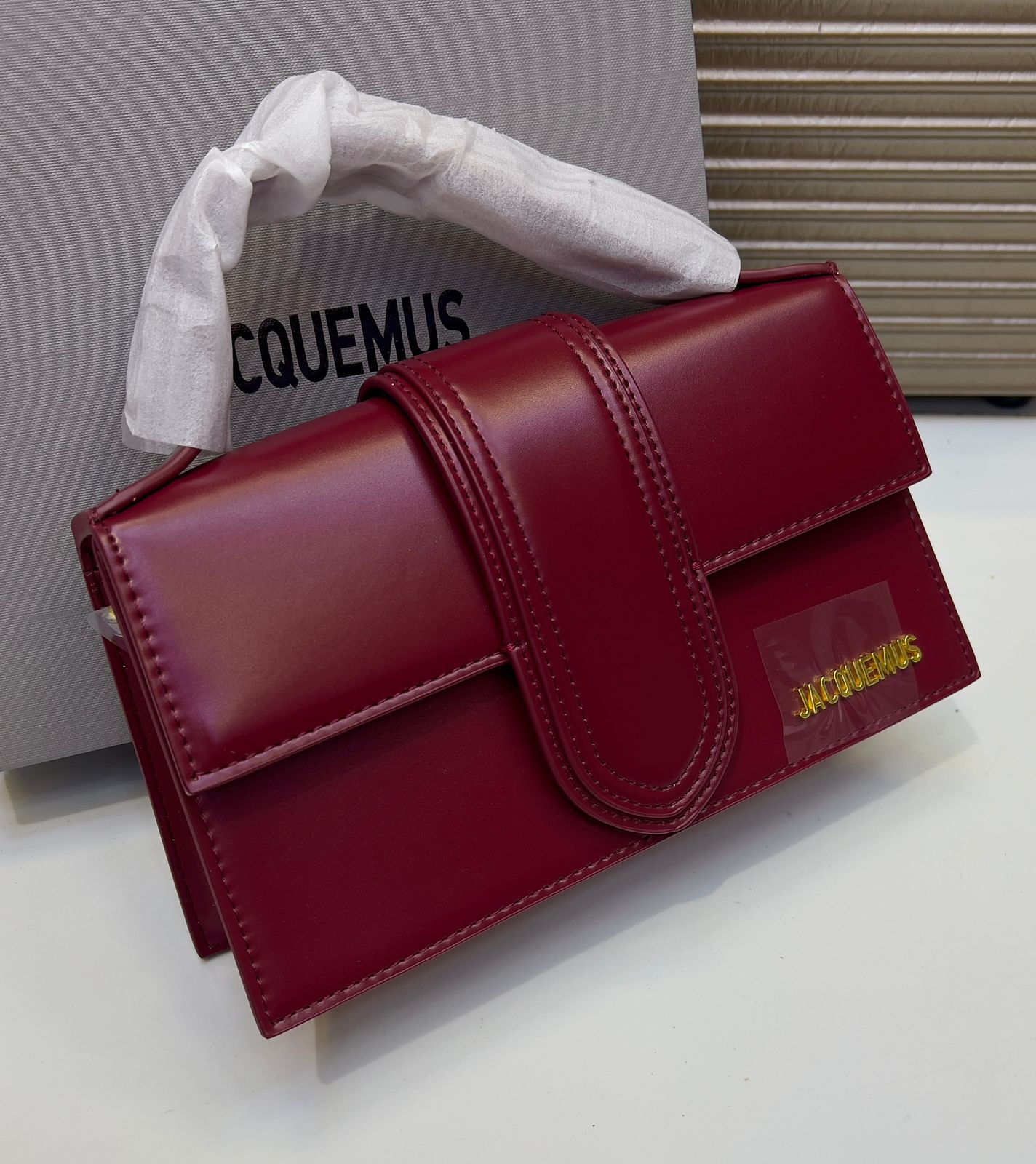Minimal Luxe Flap Shoulder Bag β Elegant Structured Handbag