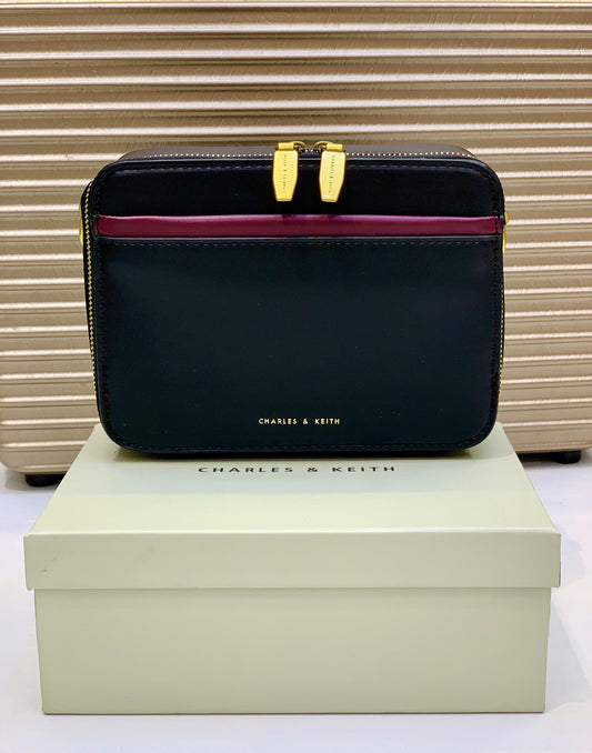 Boxy Dual-Zip Crossbody Bag β Charles & Keith