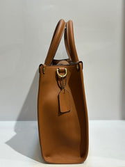 Coach Tote Bag – Elegant, Spacious & Versatile Everyday Fashion Bag