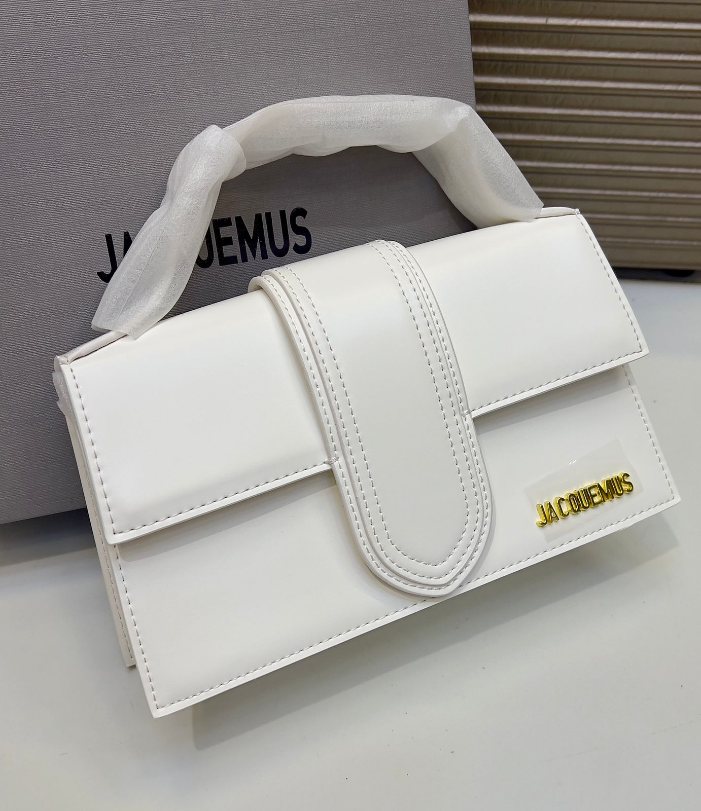 Minimal Luxe Flap Shoulder Bag – Elegant Structured Handbag