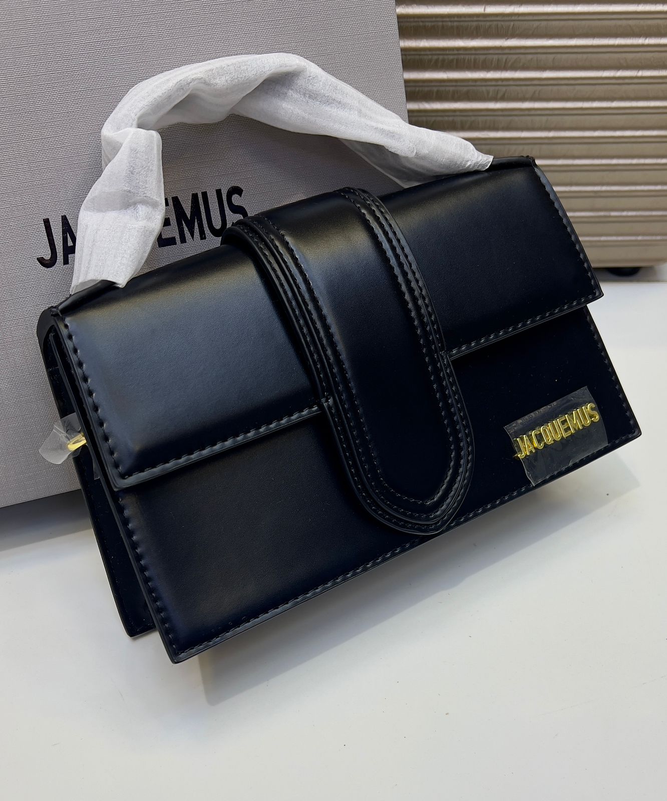 Minimal Luxe Flap Shoulder Bag – Elegant Structured Handbag