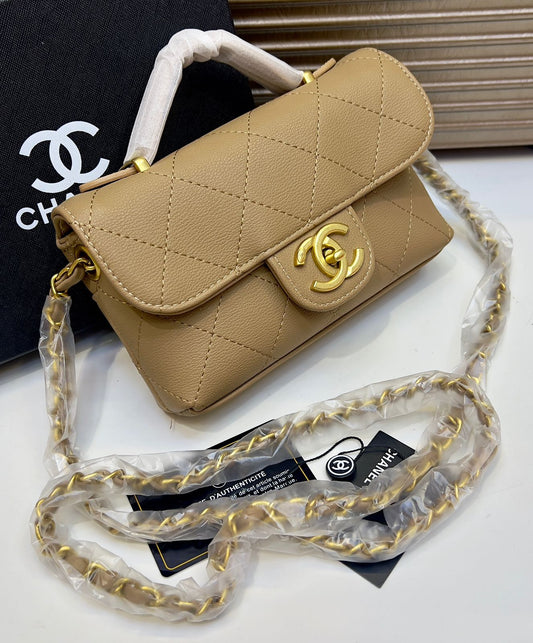 Elegant Quilted Ladies Crossbody Bag – Chanel Paris