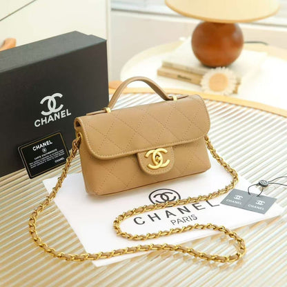 Elegant Quilted Ladies Crossbody Bag – Chanel Paris