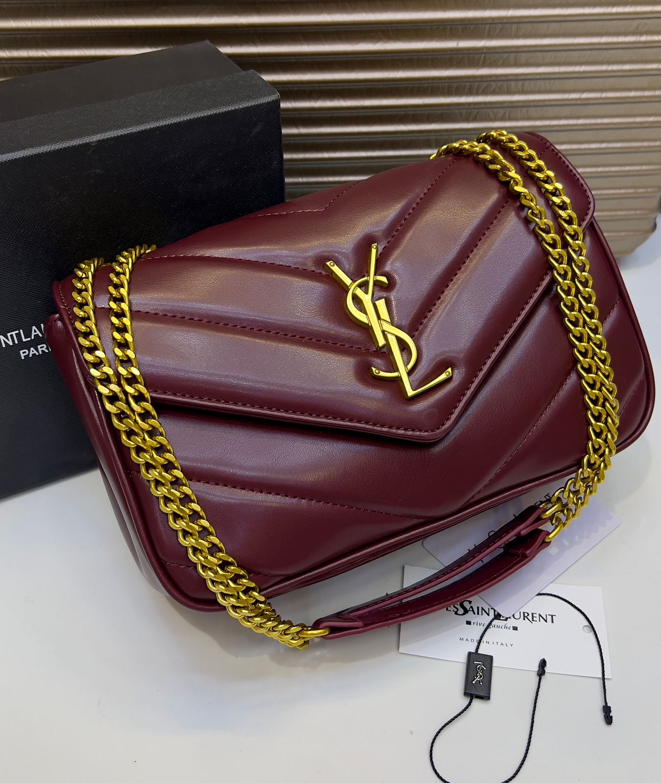 Signature V-Quilt Leather Handbag | Saint Laurent Paris