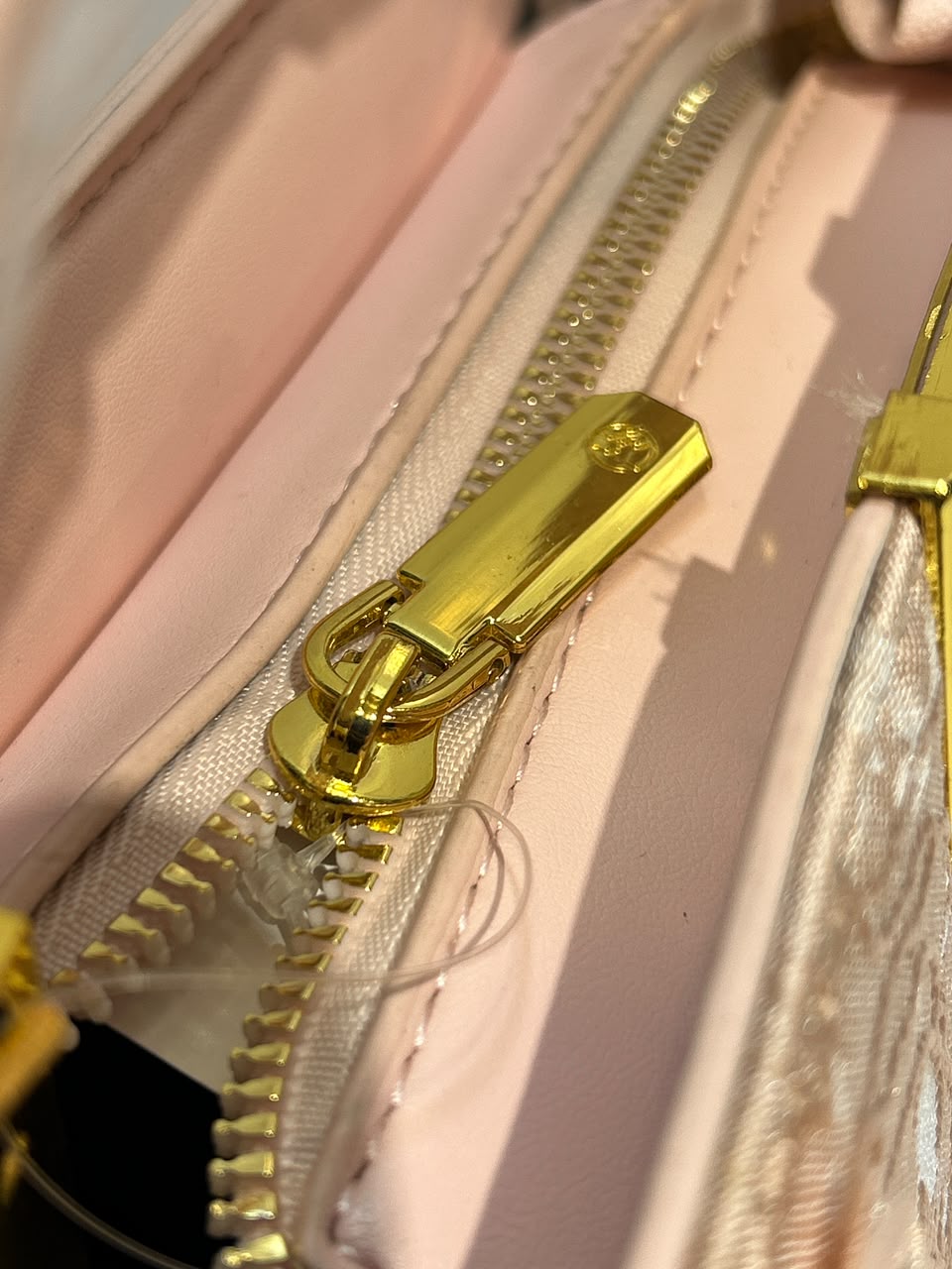 Bag 99 - Stylish Premium Everyday Handbag