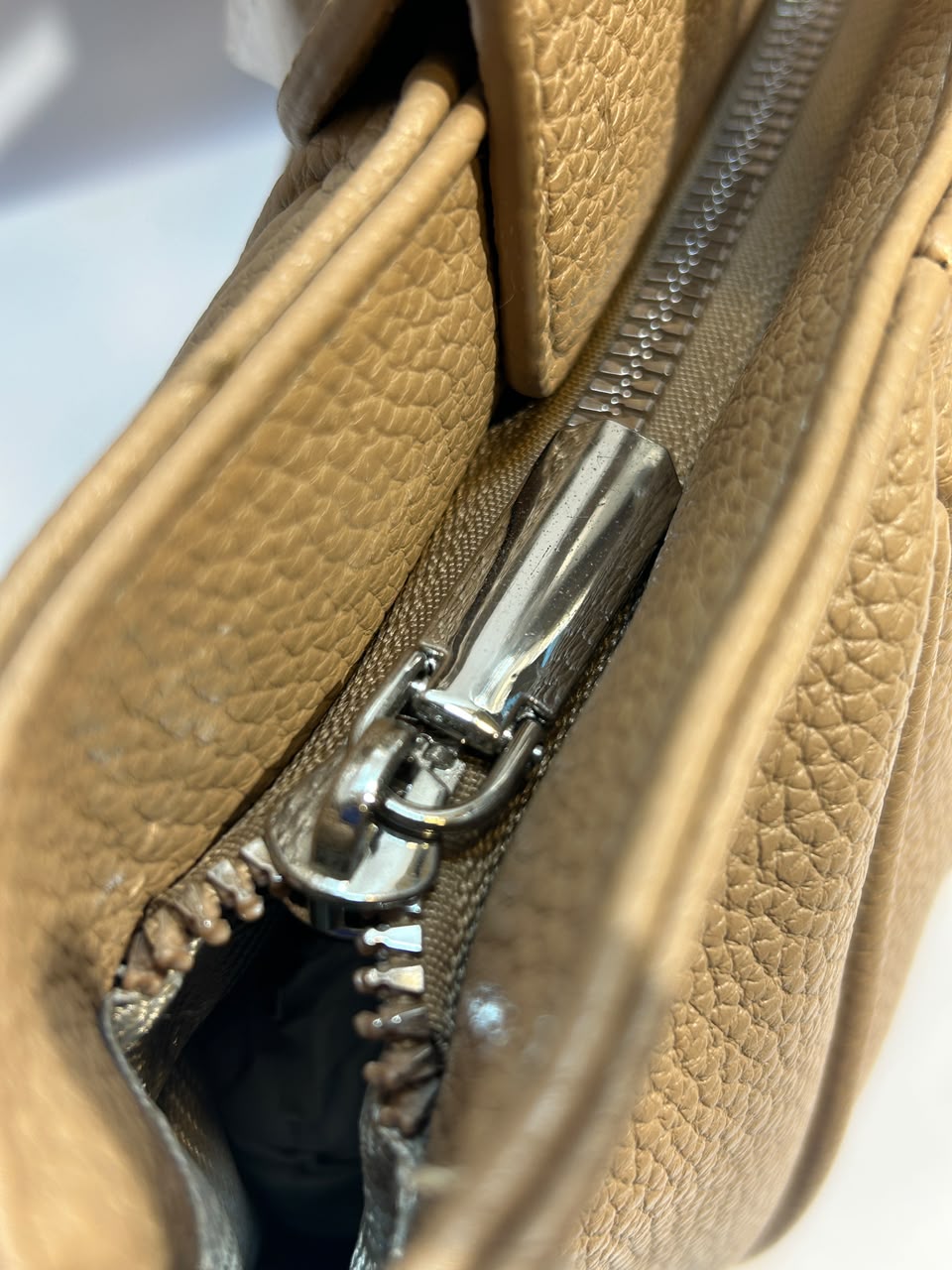 Gucci Handbag – Elegant Designer Style for Everyday Sophistication