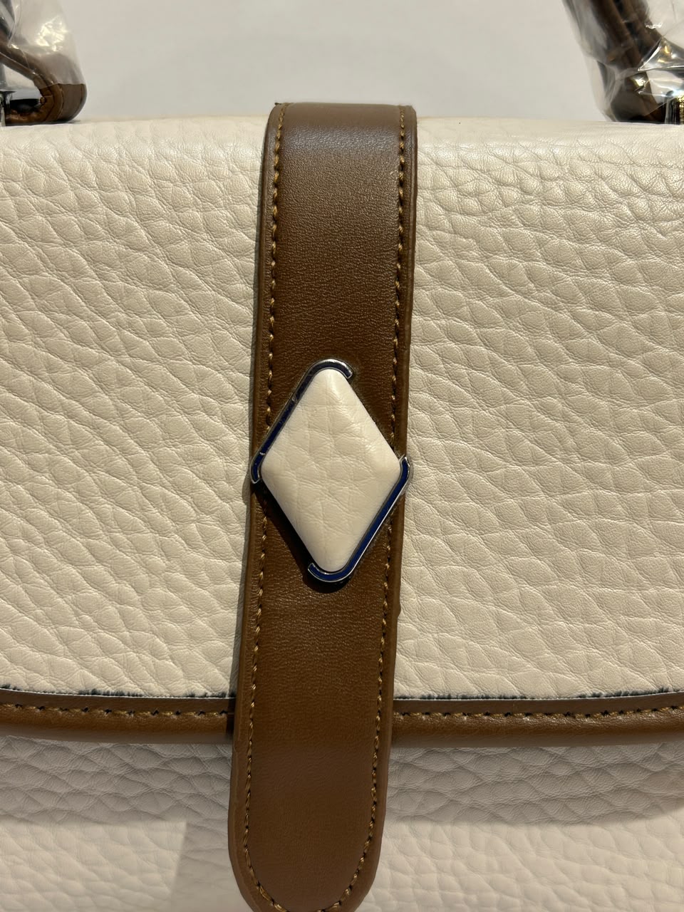 Cross Hand Carry Bag – Stylish & Versatile Everyday Fashion Bag