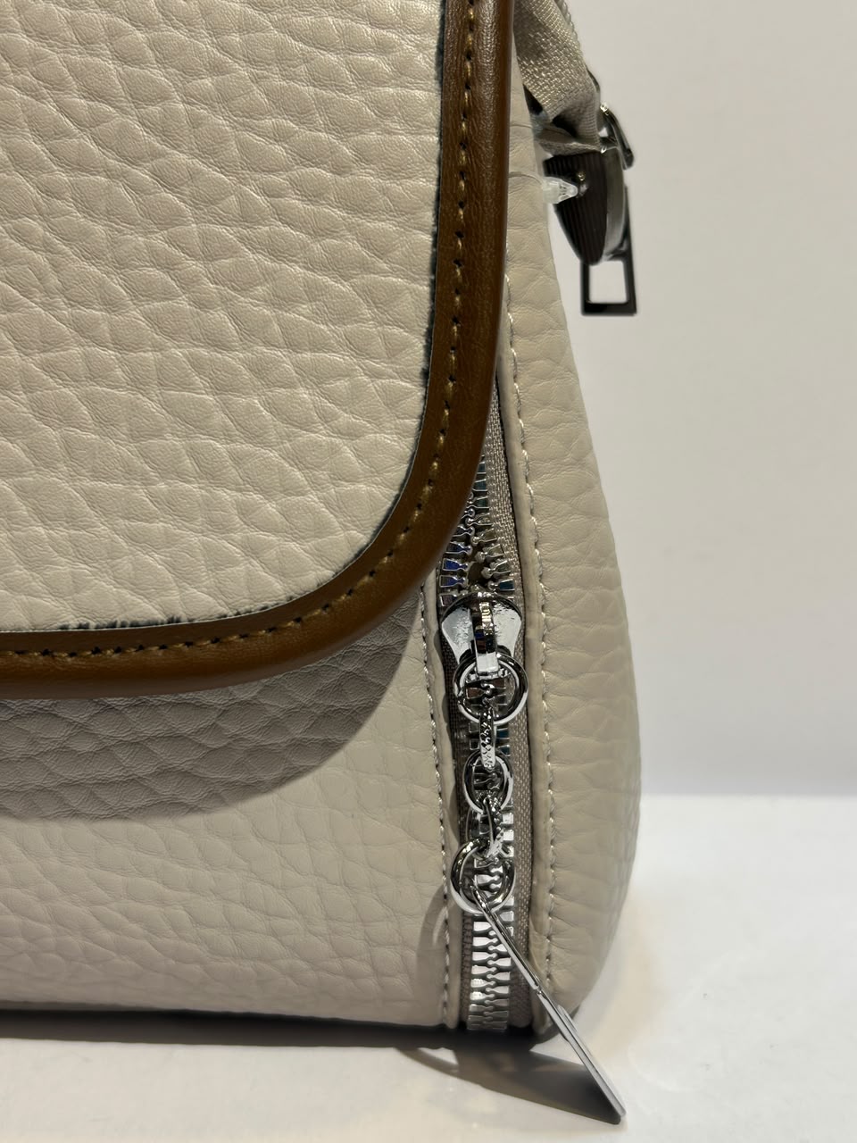 Cross Hand Carry Bag – Stylish & Versatile Everyday Fashion Bag