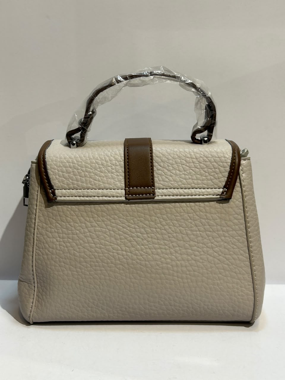 Cross Hand Carry Bag – Stylish & Versatile Everyday Fashion Bag