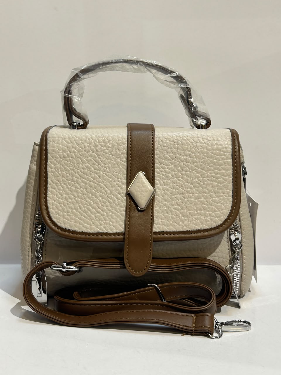 Cross Hand Carry Bag – Stylish & Versatile Everyday Fashion Bag