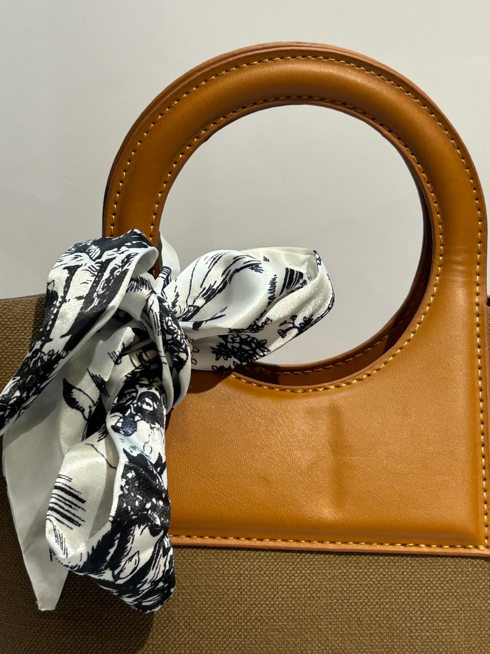 Round Handle Carry Bag - Stylish Elegant Everyday Handbag