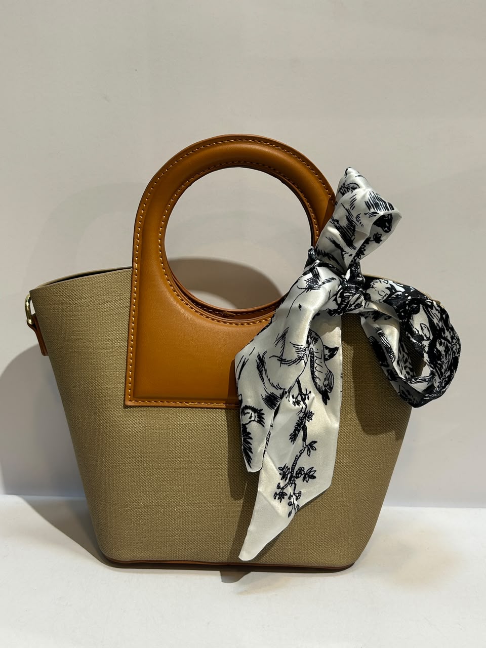 Round Handle Carry Bag - Stylish Elegant Everyday Handbag
