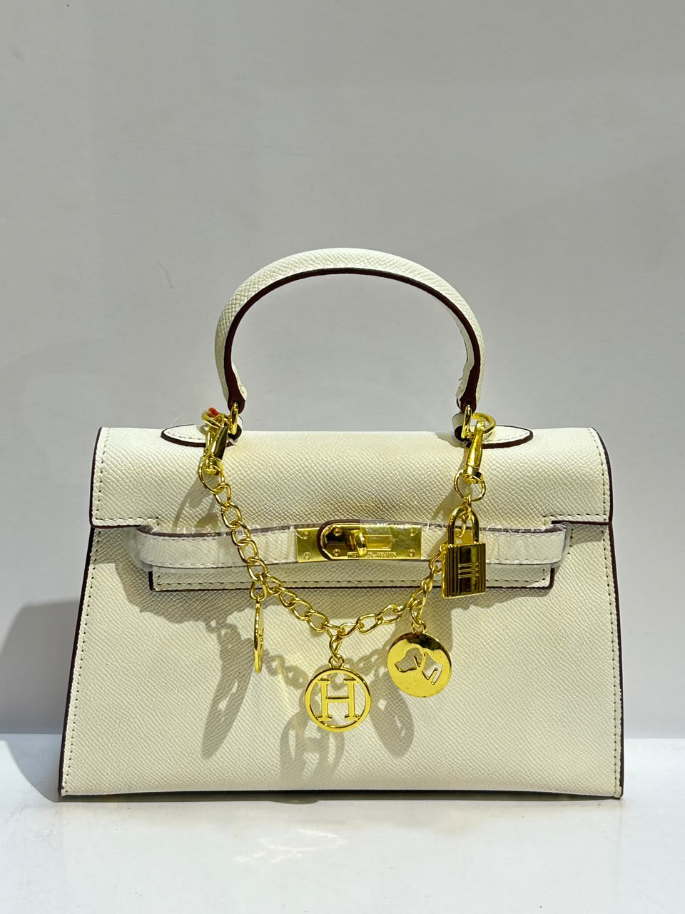 Bag 8 – Stylish & Versatile Everyday Fashion Bag