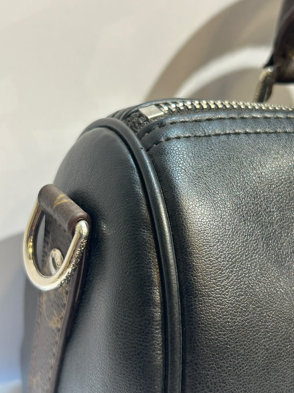 LV 6542 Bag – Elegant & Sophisticated Designer-Style Handbag