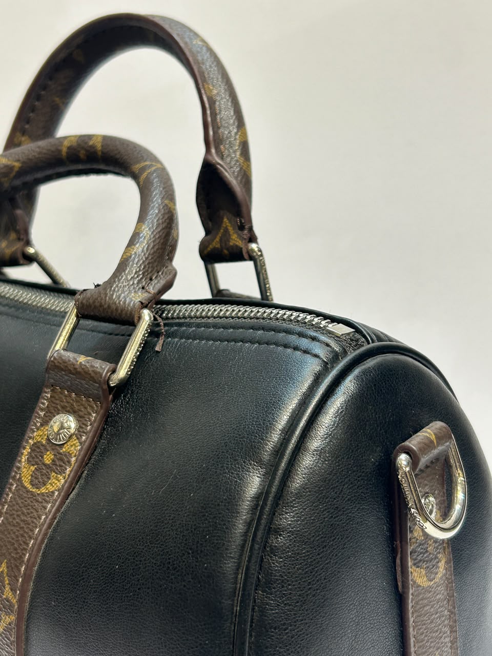 LV 6542 Bag – Elegant & Sophisticated Designer-Style Handbag