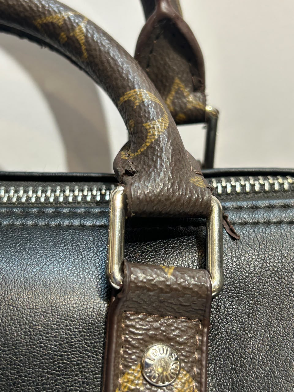 LV 6542 Bag – Elegant & Sophisticated Designer-Style Handbag