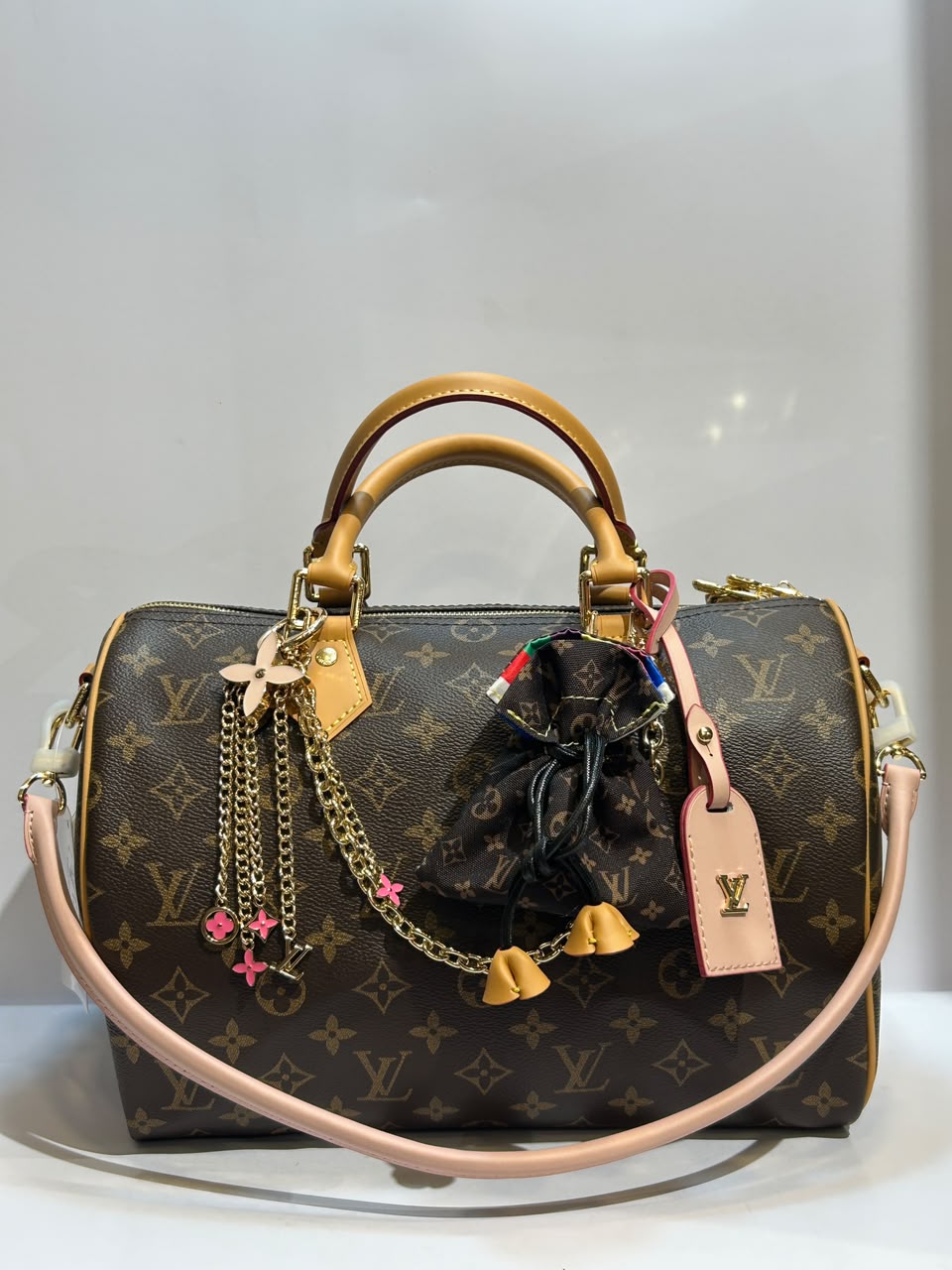 IVD Bag – Elegant & Versatile Everyday Fashion Bag