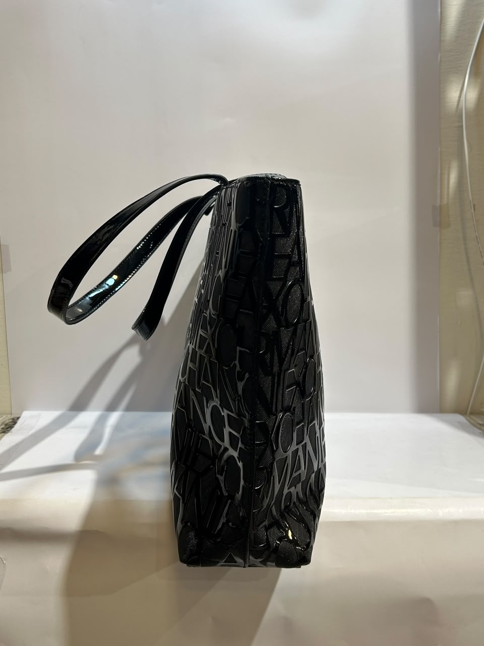 Armani Exchange Bag – Premium & Sophisticated Everyday Fashion Bag