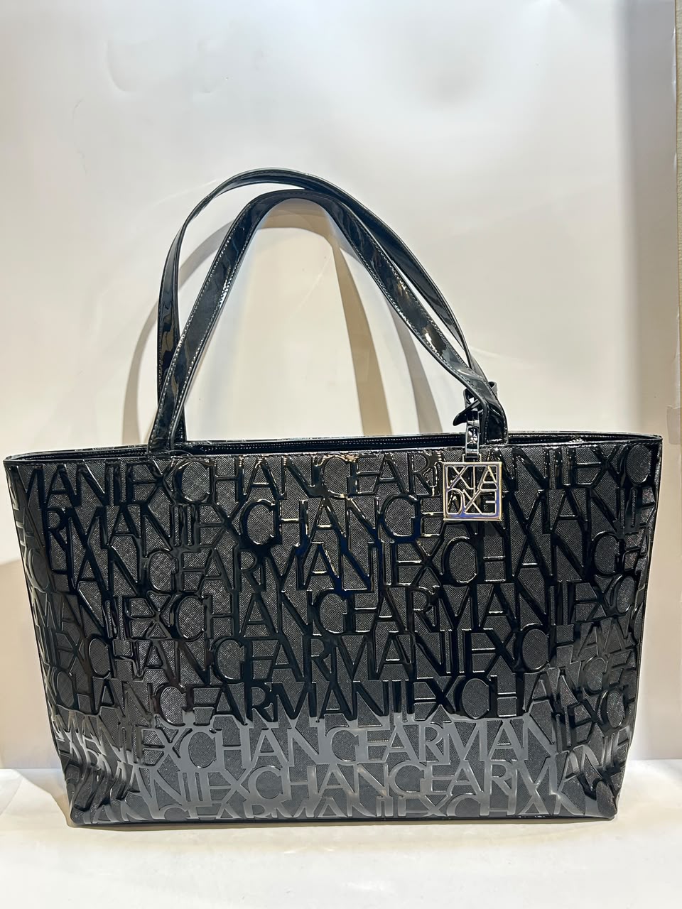 Armani Exchange Bag – Premium & Sophisticated Everyday Fashion Bag