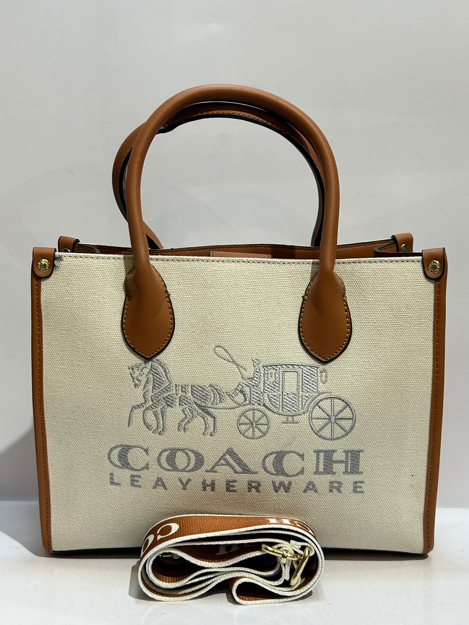 Armani Exchange Bag – Premium & Sophisticated Everyday Fashion Bag