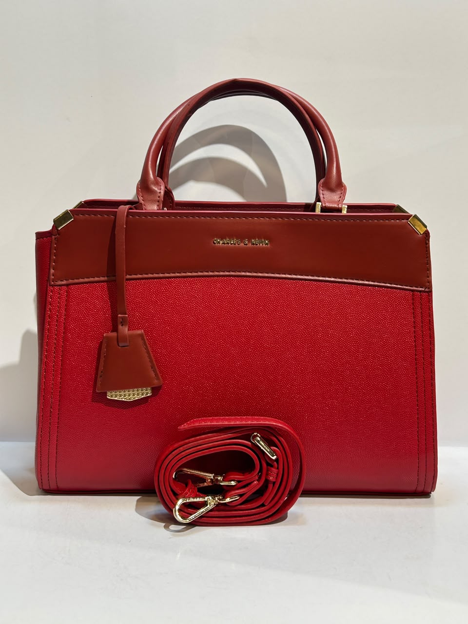 CK 5646 Bag – Modern & Sophisticated Everyday Fashion Bag