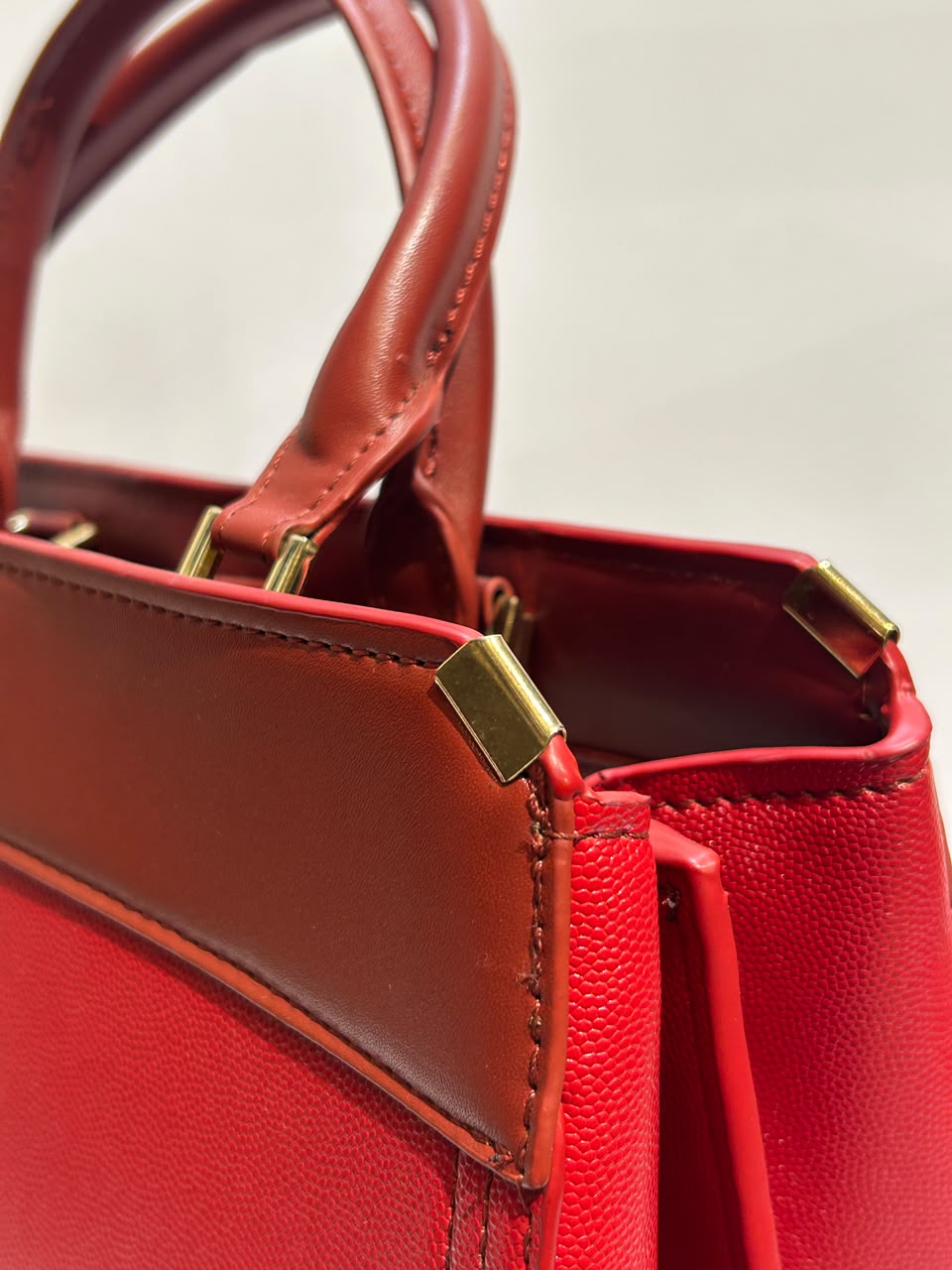 CK 5646 Bag – Modern & Sophisticated Everyday Fashion Bag
