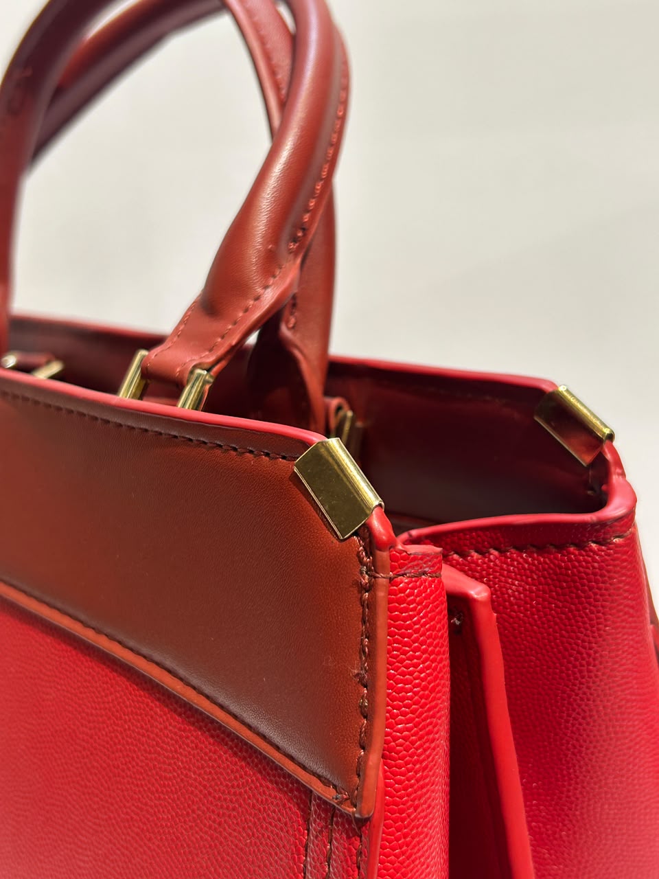 CK 5646 Bag – Modern & Sophisticated Everyday Fashion Bag