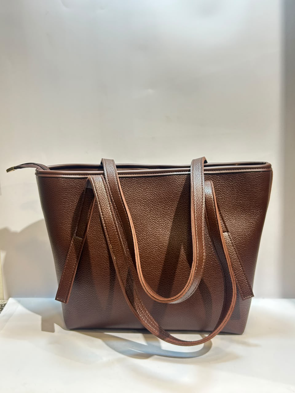 Plain Tote Bag – Simple, Stylish & Versatile Everyday Bag
