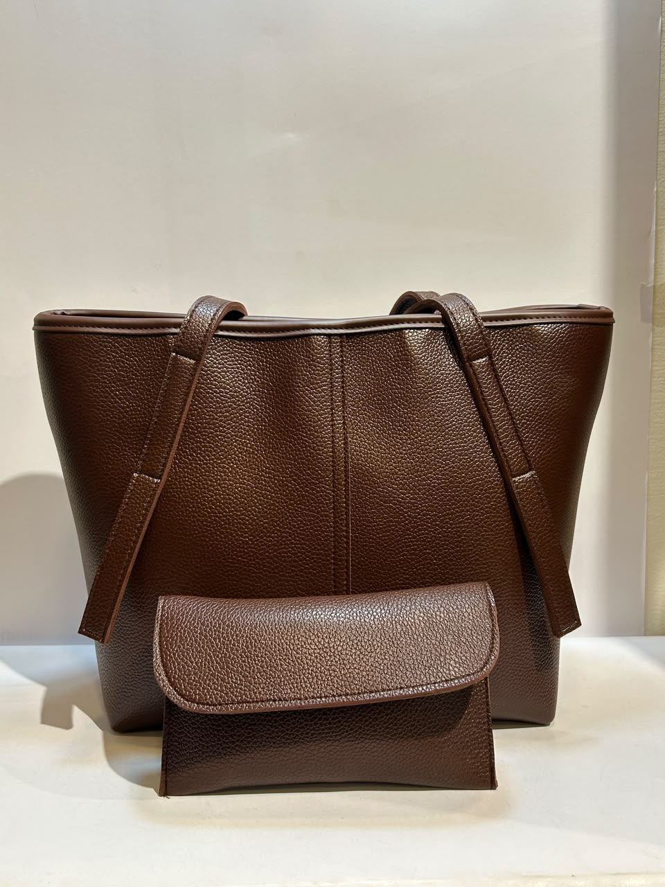 Plain Tote Bag – Simple, Stylish & Versatile Everyday Bag