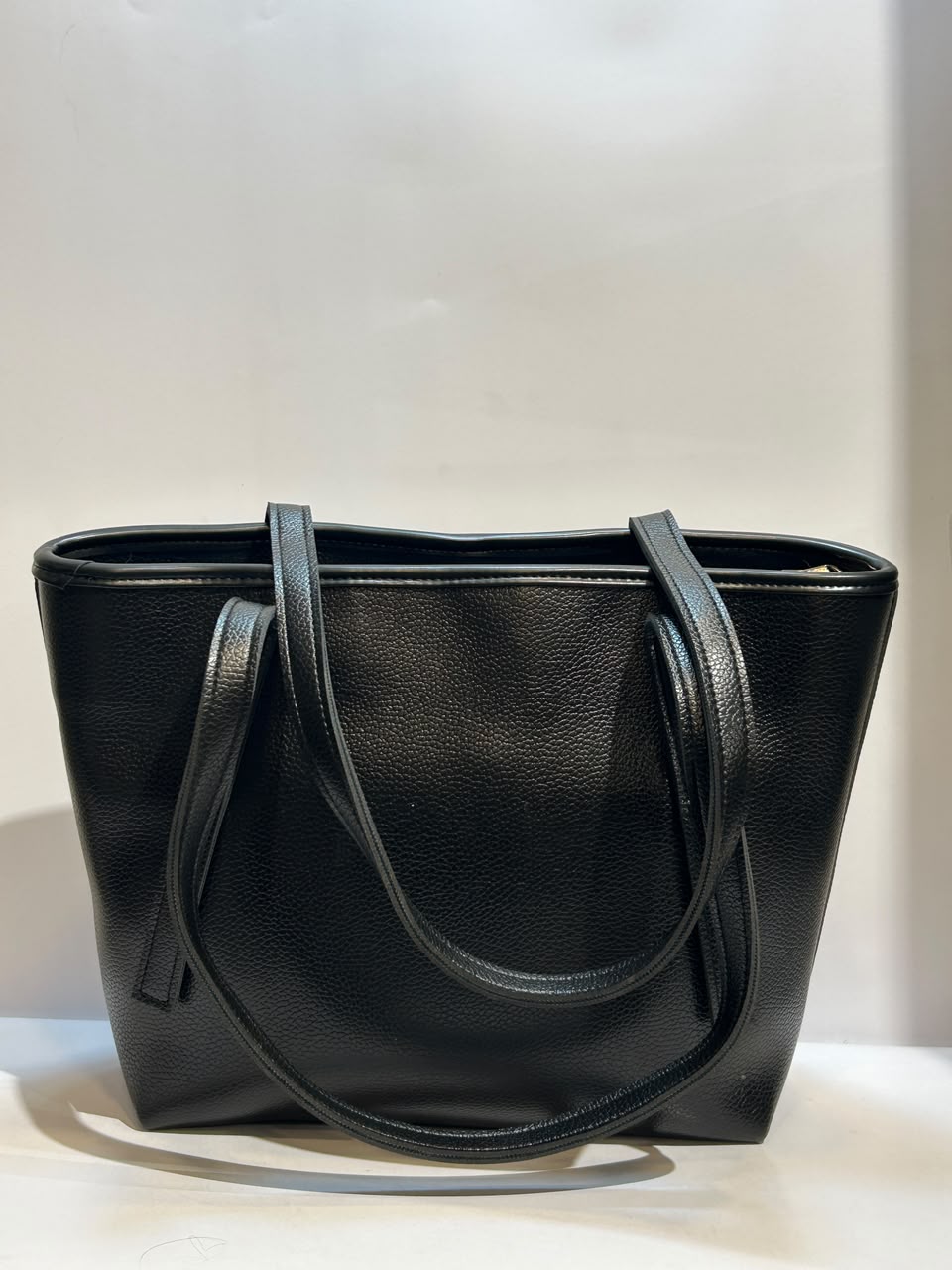 Plain Tote Bag – Simple, Stylish & Versatile Everyday Bag