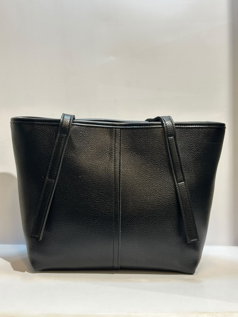 Plain Tote Bag – Simple, Stylish & Versatile Everyday Bag