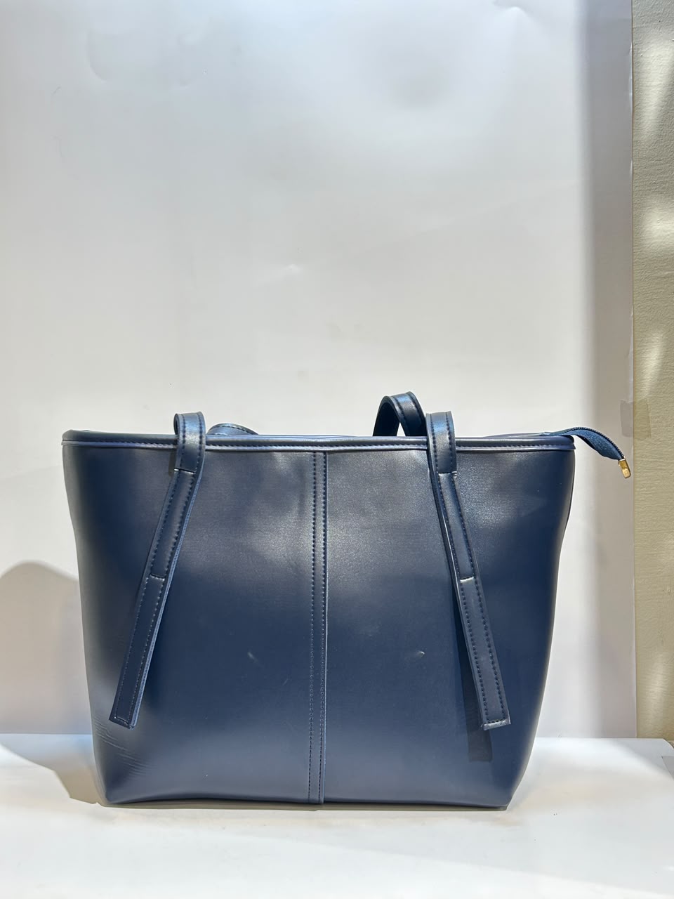 Plain Tote Bag – Simple, Stylish & Versatile Everyday Bag