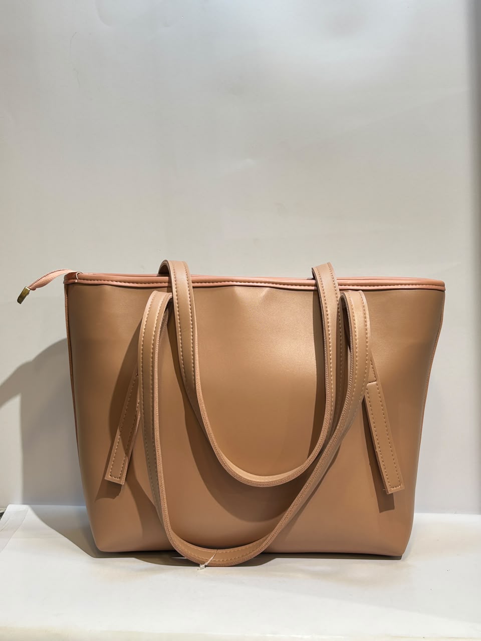 Plain Tote Bag – Simple, Stylish & Versatile Everyday Bag