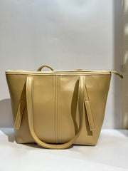 Plain Tote Bag – Simple, Stylish & Versatile Everyday Bag