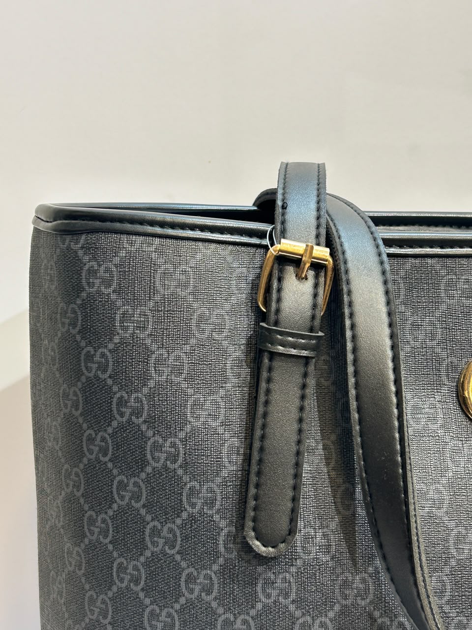 Mid SHO Bag – Stylish & Elegant Everyday Shoulder Bag