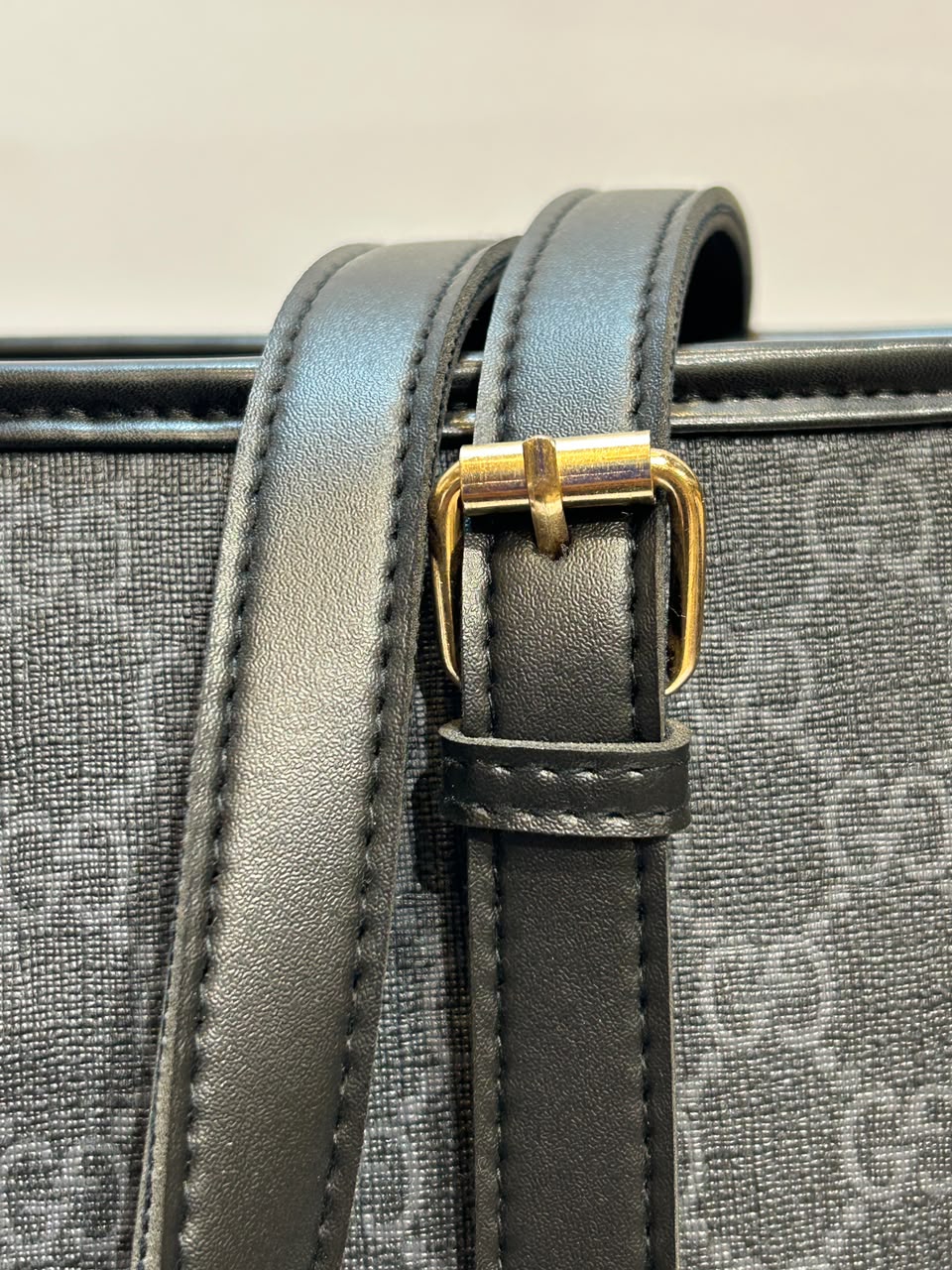 Mid SHO Bag – Stylish & Elegant Everyday Shoulder Bag