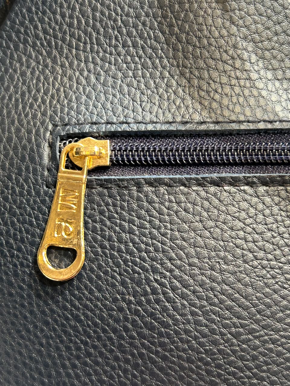 Plain Tote 55 – Simple, Spacious & Versatile Everyday Bag