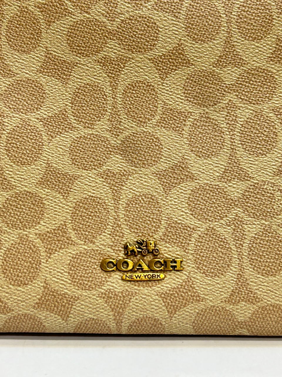 Coach Laurel Shoulder Bag – Elegant & Sophisticated Everyday Fashion Bag