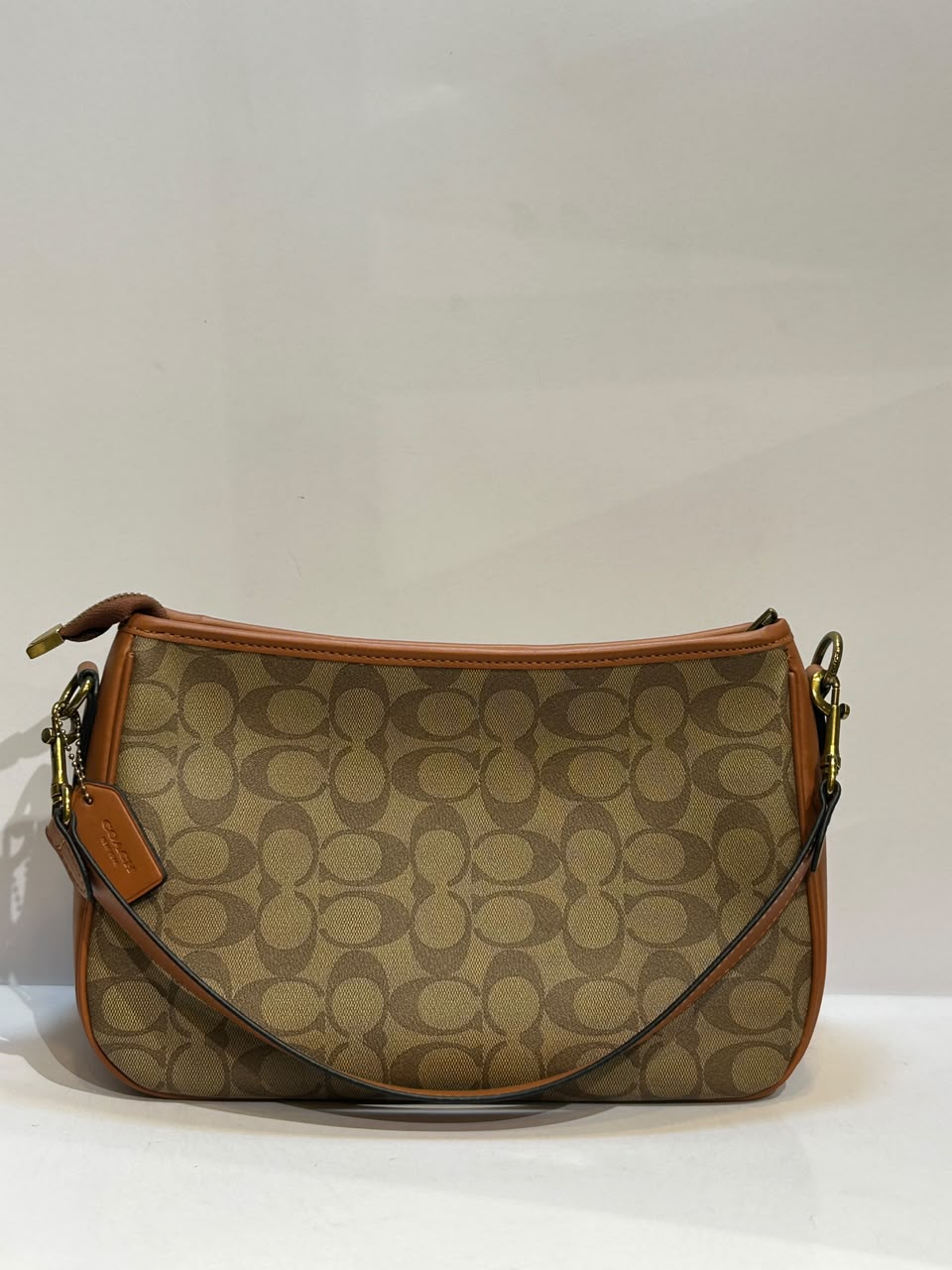 Coach Laurel Shoulder Bag – Elegant & Sophisticated Everyday Fashion Bag