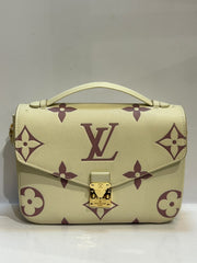 LV 546 Bag – Elegant, Stylish & Versatile Designer-Style Bag