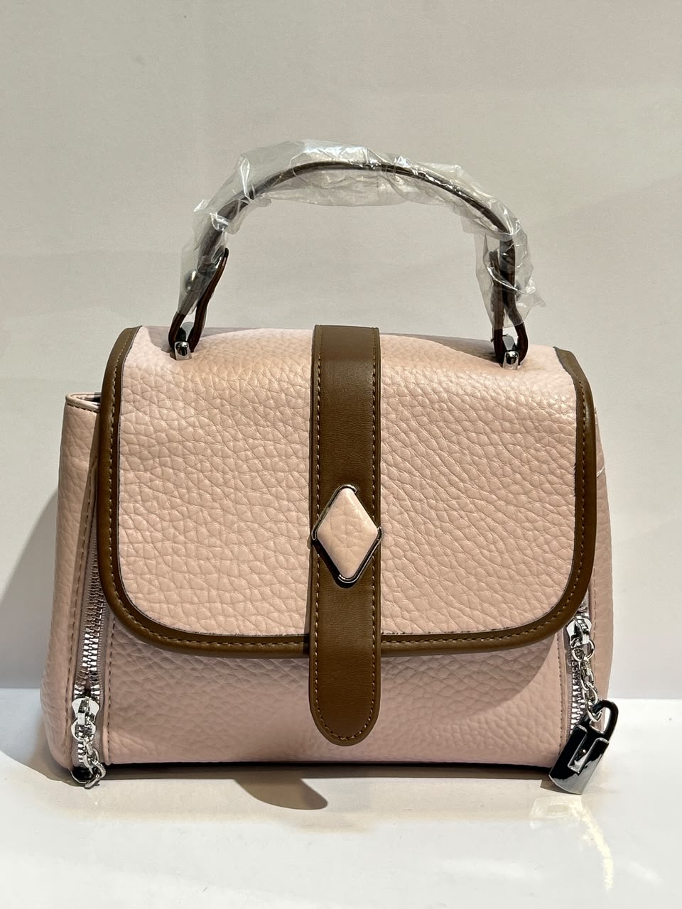 Cross Hand Carry Bag – Stylish & Versatile Everyday Fashion Bag