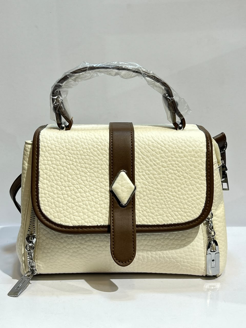 Cross Hand Carry Bag – Stylish & Versatile Everyday Fashion Bag
